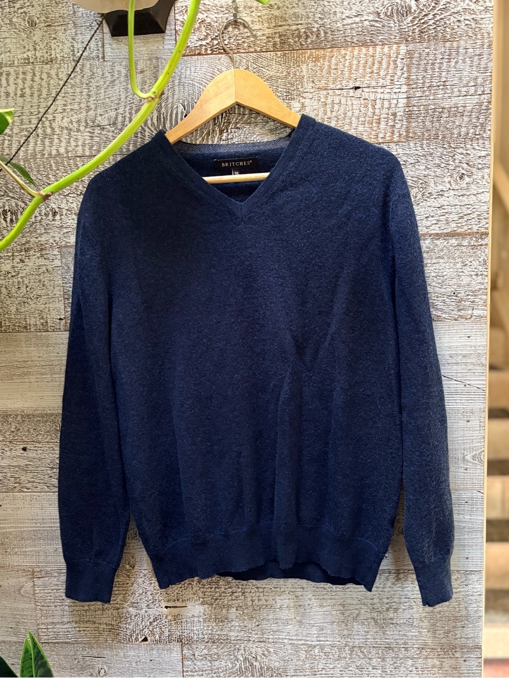 Britches | Classic Neutral Merino Wool-Blend Knit V-Neck Sweater - L, Navy